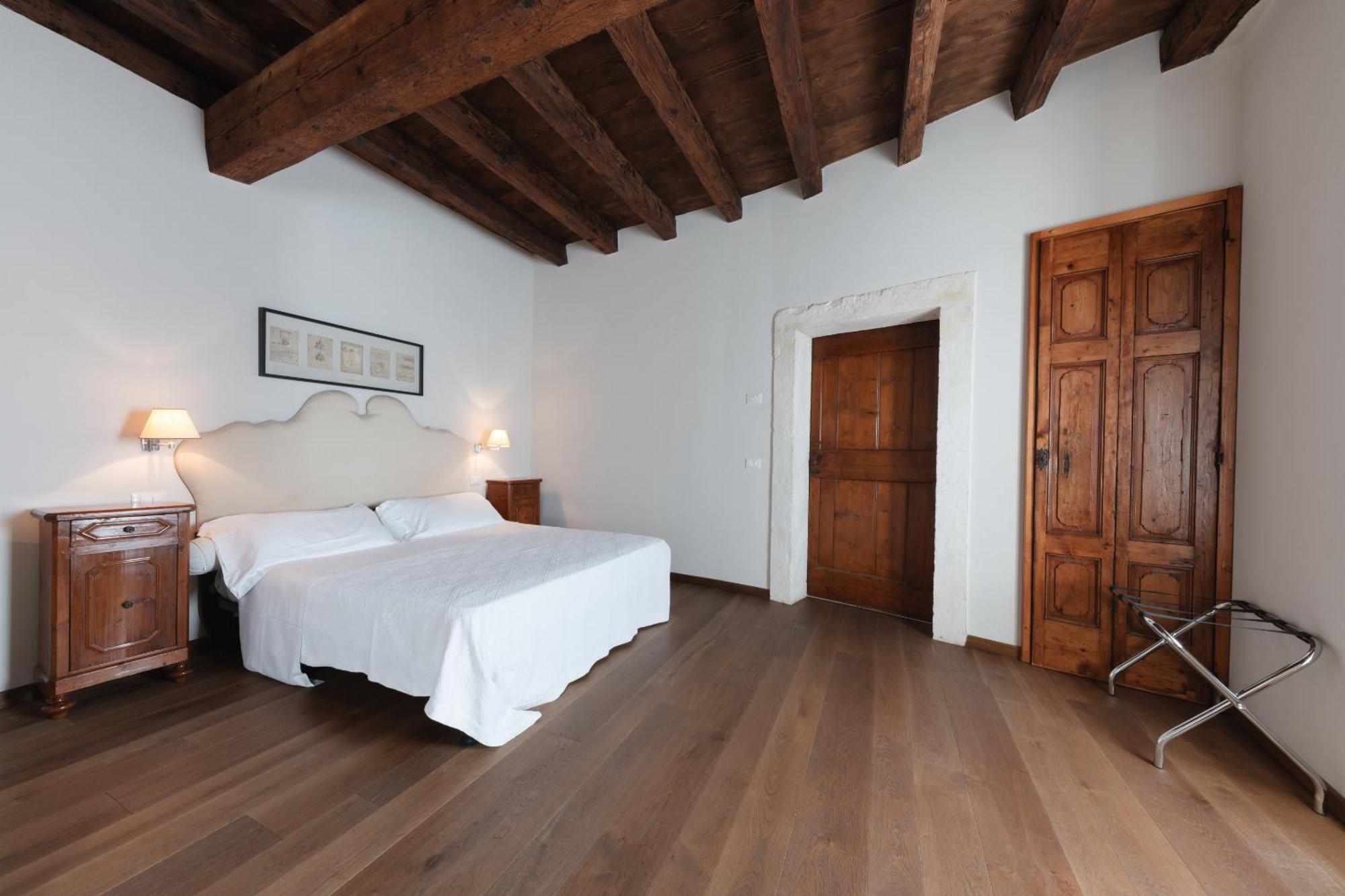Corte Castello Affi Rom bilde